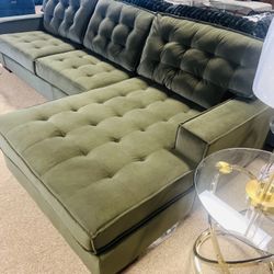 Stunning Stylish Cozy Sectional!