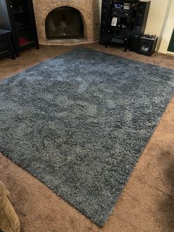 Carpet chair and pillows