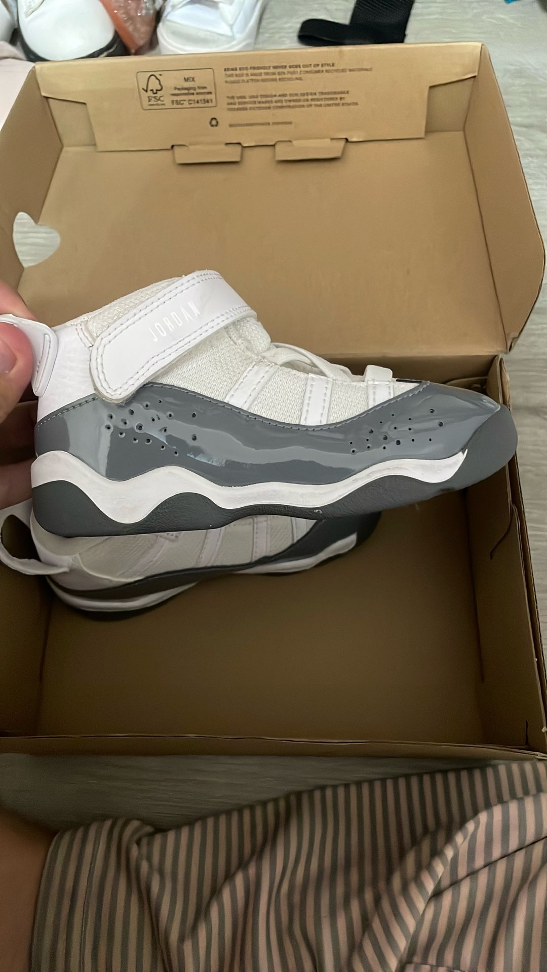 Jordan’s  6 Ring White / Grey 