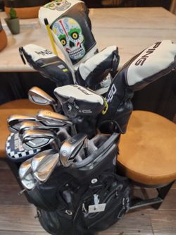 PING COMPLETE PREMIUM CLUB SET, G440 IRONS 5-9-PW-UW AND G430 MAX1OK DRIVER AND G430 MAX FAIRWAY 3,5,7,9 WOODS PING 54*SW, 58*LW ALL IN EXCELLENT CO