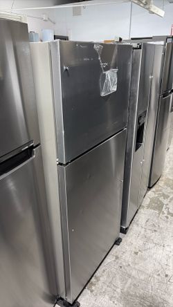 Whirlpool apartment size refrigerator stainless steel