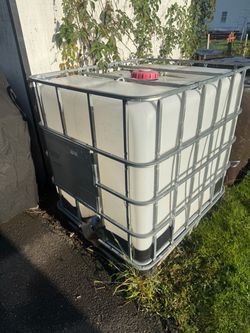 275 gal IBC tote and garden hose adapter