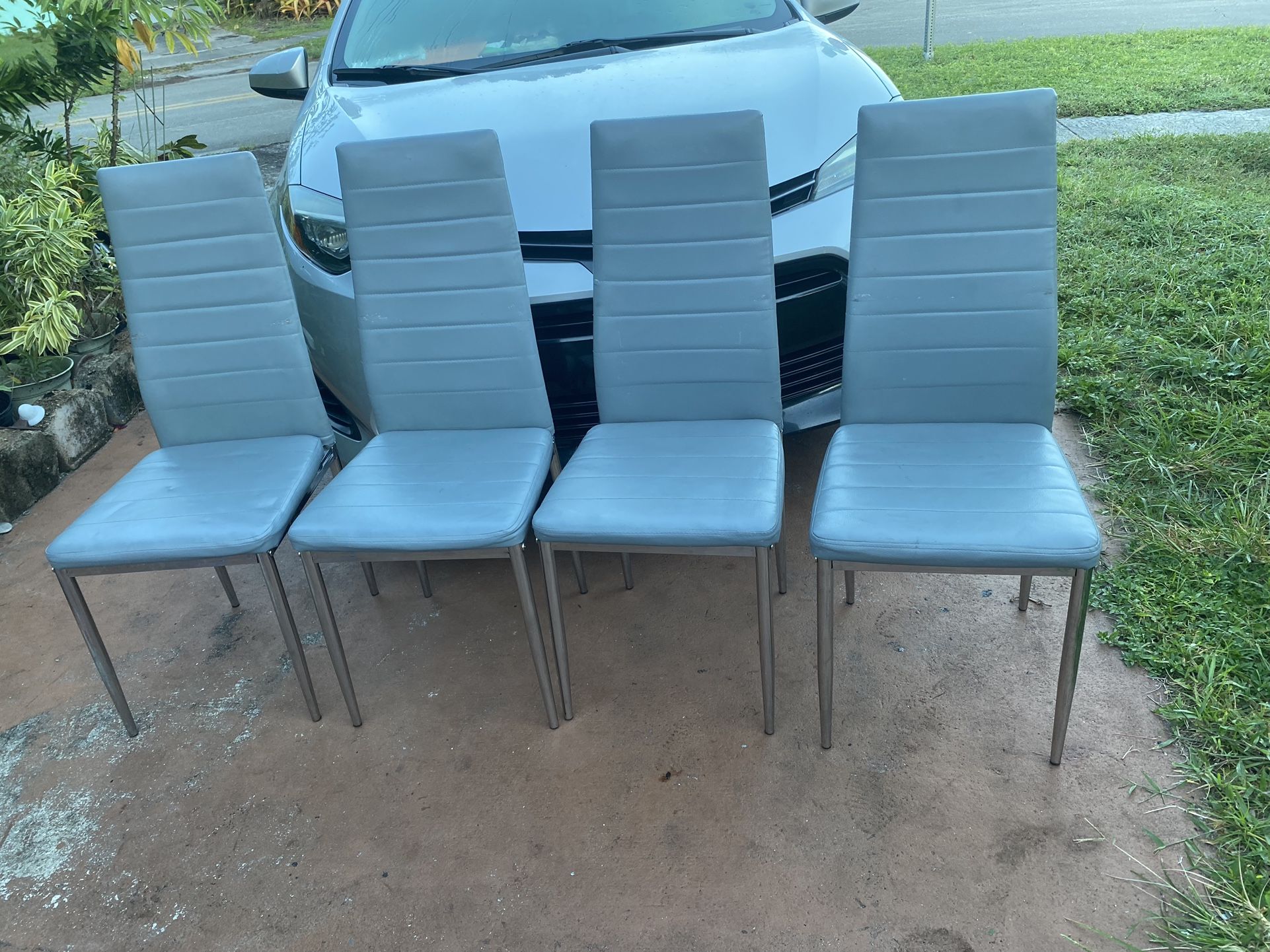 4 Dinning Chairs