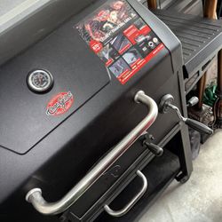 Professional Char Griller Legacy Charcoal Grill 