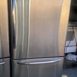 REFRIGERATOR 