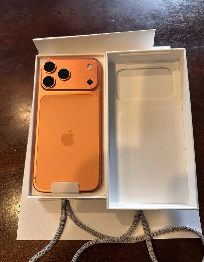 Apple iPhone 17 Pro Max UNLOCKED 256GB Cosmic Orange