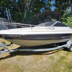 1996 20' Maxum Special Edition  Cuddy cabin