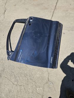 Toyota Highlander left door Oem