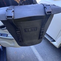 Yeti Hopper M12 Backpack Cooler Used