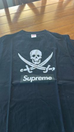 Supreme Skull Graphic Tee – “Super Neighborhood Rebel Without a Pause” Back Print Shirt