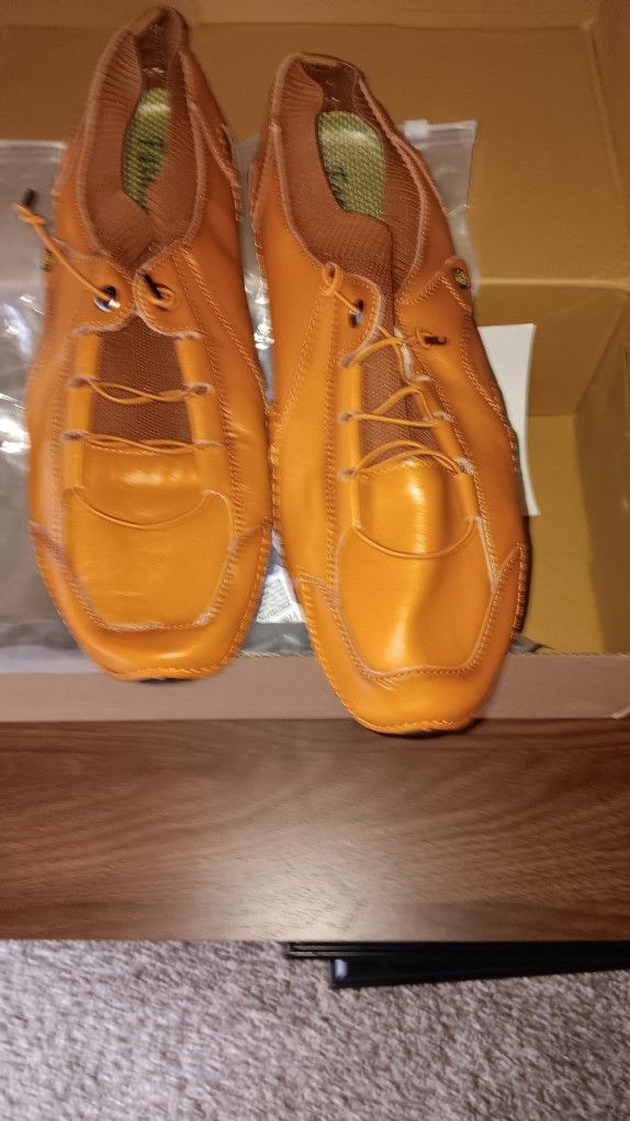Men's Shoes Size 13