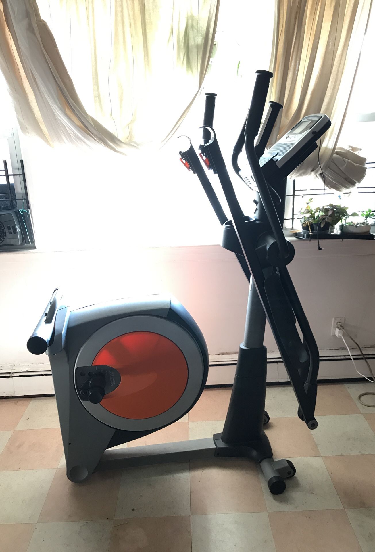 Nordictrack E5Vi Elliptical for Sale in Queens NY OfferUp