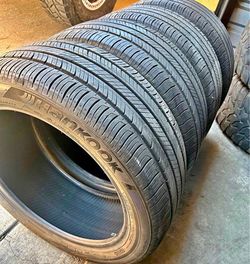215/45-18 Hankoo Tires con 80% de vida las 4
