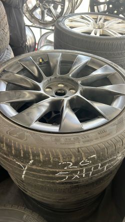 Tesla Y 20 Inch. $500