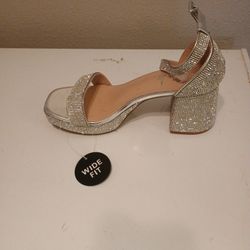 Silver Sparkle Shoes Size 8 Wide