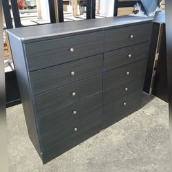 Ten Drawers dresser with rails