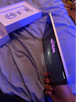 Apple iPad 128 gig WiFi + cellular