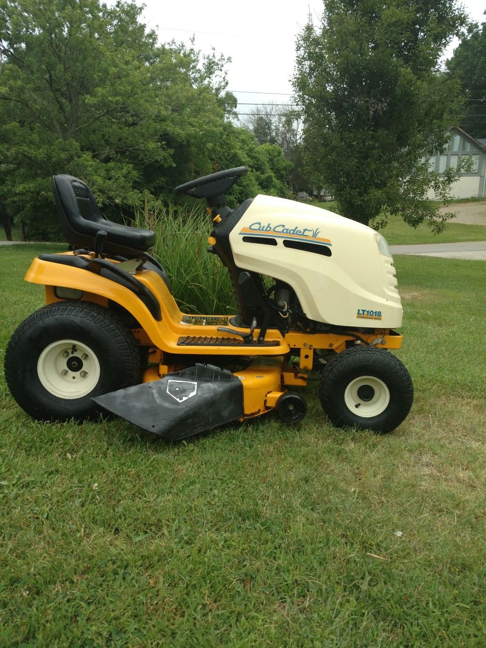42" Cub Cadet LT 1018
