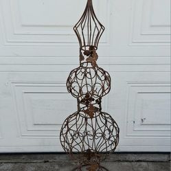 Metal Garden Topiary (38 In Tall)