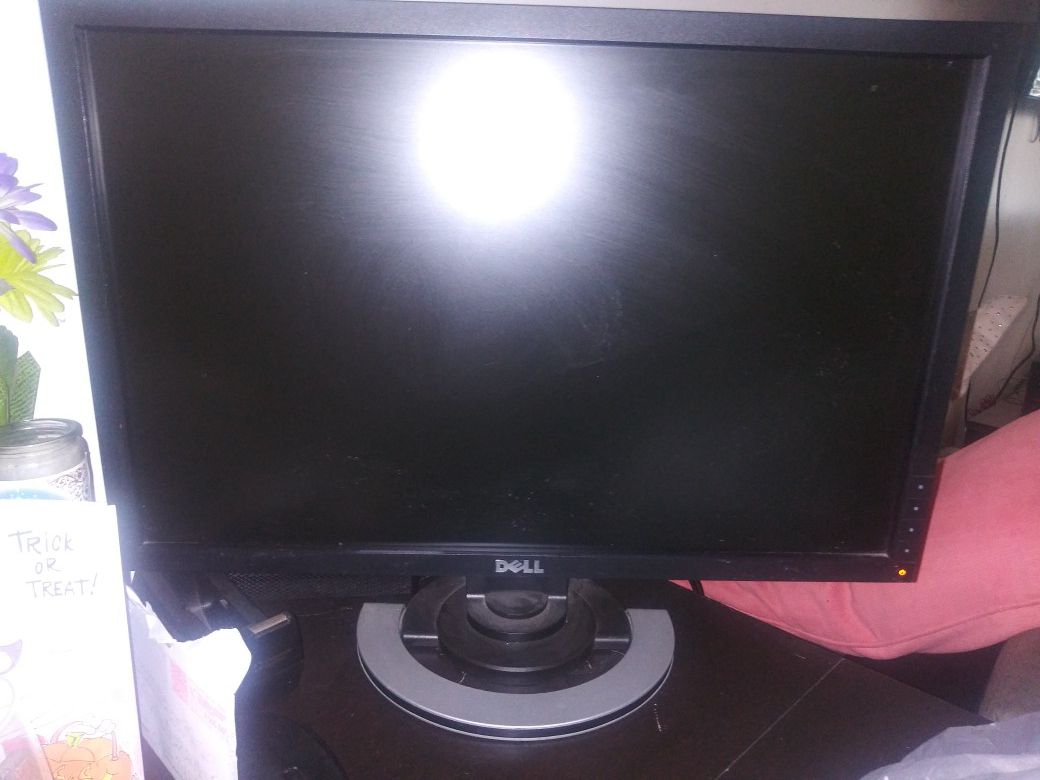 Dell computer monitor 20 by 17 inch screen