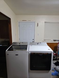 MAYTAG WASHER AND DRYER SET BOTH ELECTRIC XL CAPACITY 5.0 CU CLEAN AND DESINFECTED DELIVERY AVAILABLE FOR EXTRA FEE