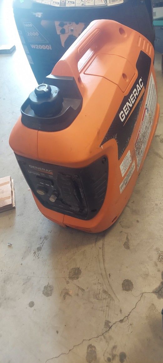 Generac 1200 W Pull Cord Start Inverter Generator $200