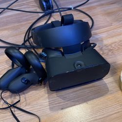 Oculus Rift S PC-Powered VR Gaming Headset