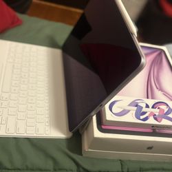 Ipad Air 13- Inch (m3) 128gb With Magic Keyboard And Apple Pencil Pro