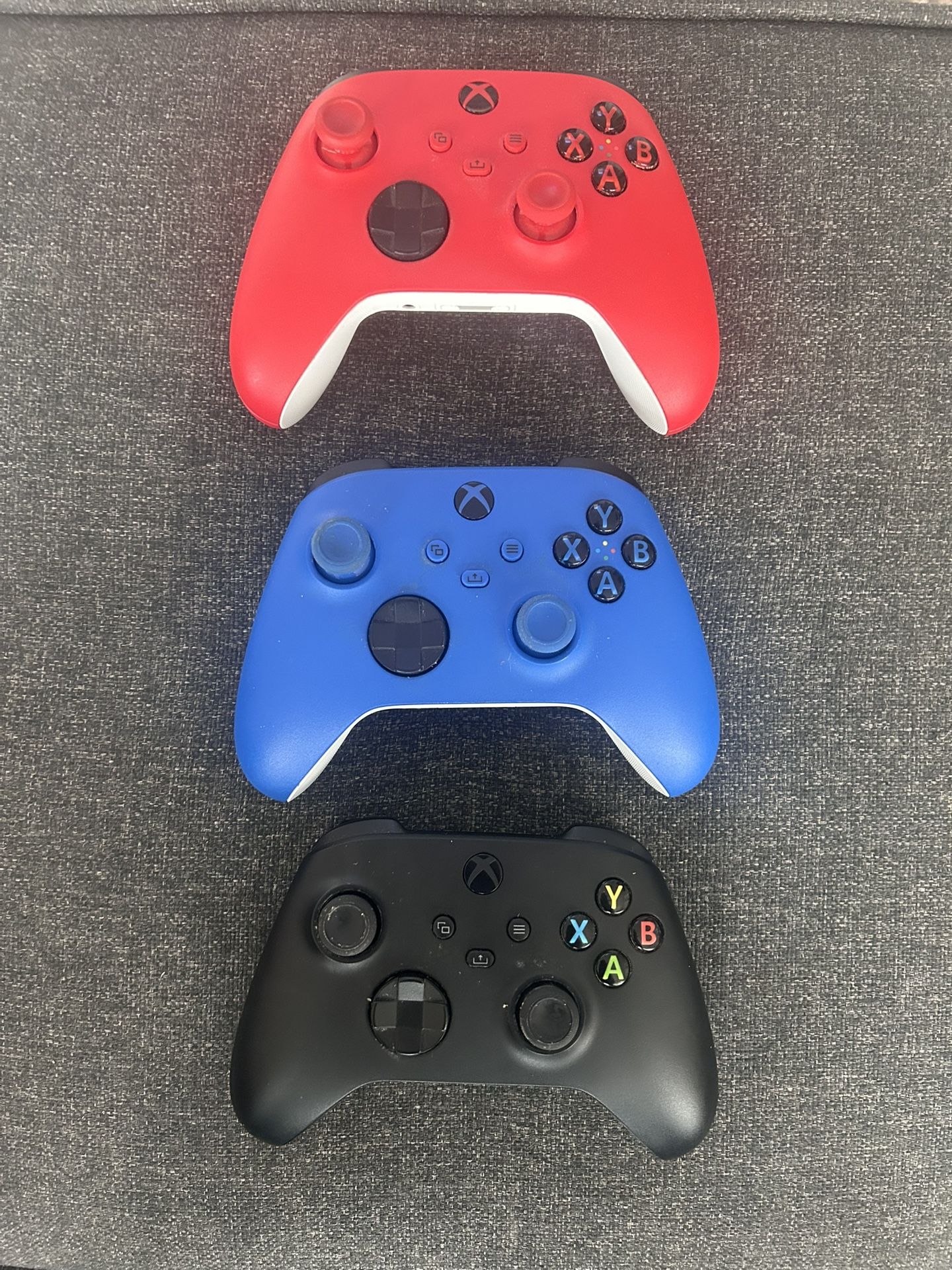 3 Xbox Series X/S Controllers