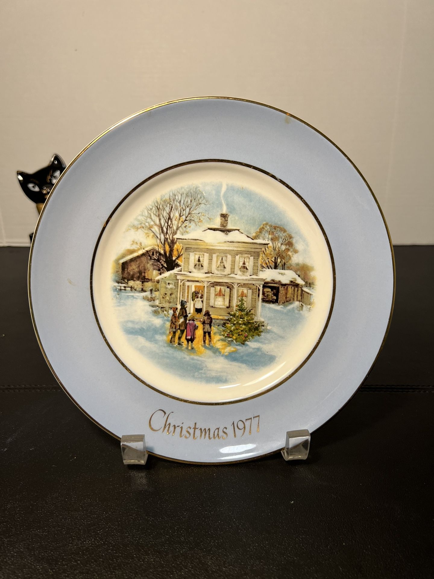 Enoch Wedgwood England For Avon Vintage 1977 Plate Carollers In The Snow