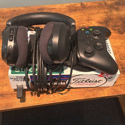 Xbox Series S 512 GB , Turtle Beach Stealth 700 Bluetooth Headset, 2 TB External Gamedrive