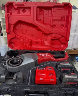 Milwaukee 2874-20 pipe threader w/ ONE KEY