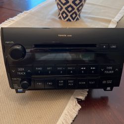 Toyota Tundra AM FM CD PLAYER RADIO RECEIVER
