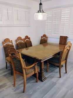 Dining room table