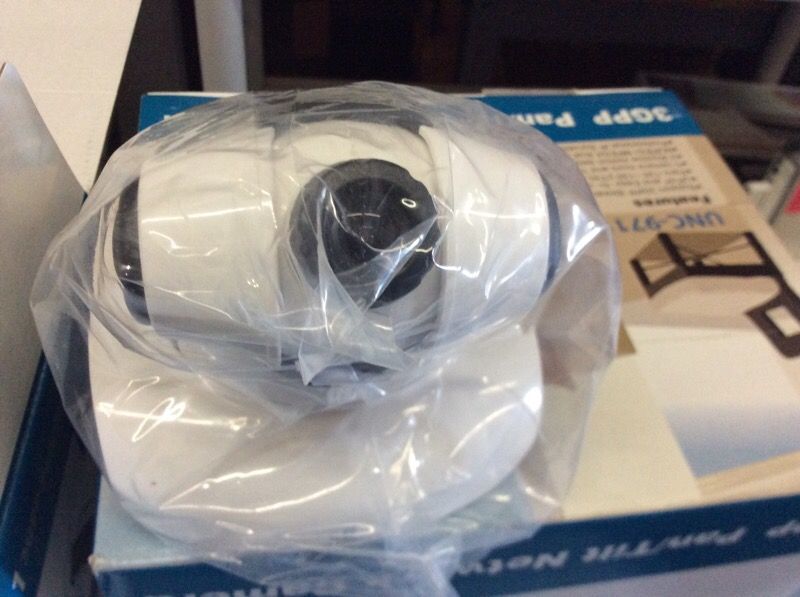 Gadspot UNC 9711 3GPP Pan/tilt Network Camera MPEG 4 PT IP CAM Wireless ( Lot of 2 ) Electronics & Media