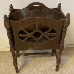 Vintage Mahogany Wood Magazine/Newspaper Rack/Stand With Turned Spindle Legs