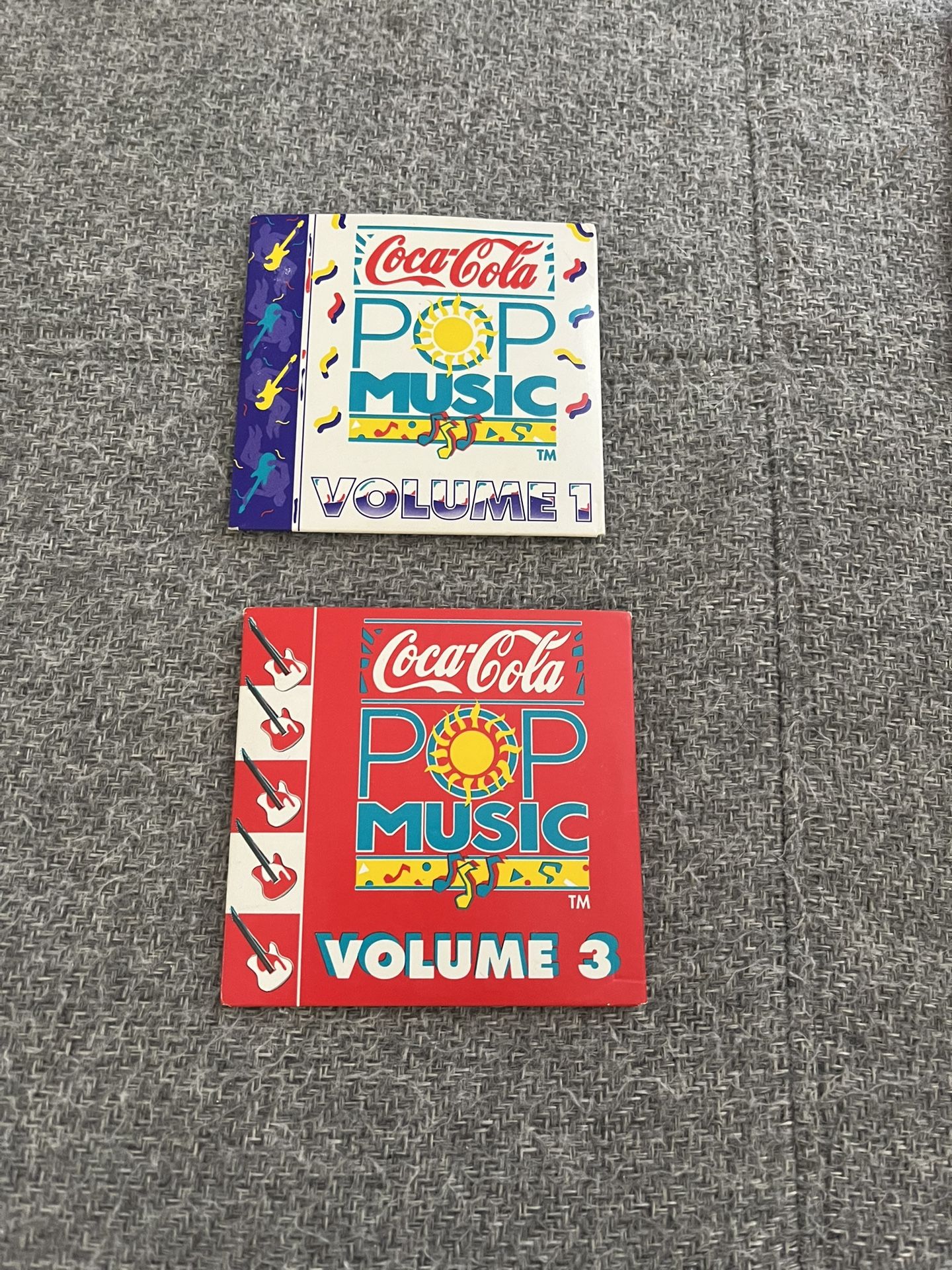 Selling this 2pcs Coca-cola mini cds