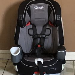 LIKE NEW GRACO NAUTILUS CONVERTIBLE CAR SEAT  3 IN 1