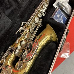 Selmer Bundy 2 Alto Saxophone with New Box of Reeds $400 Firm