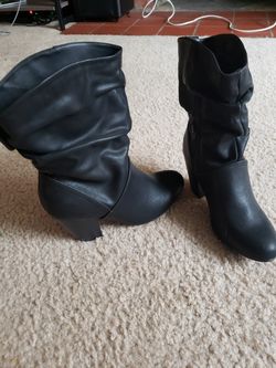 Black boots size 6.5