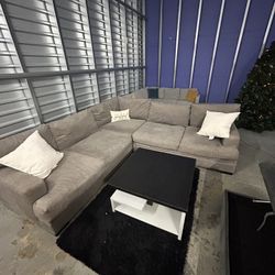 Sectional Sofa/ Couch (We Deliver) 