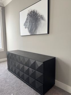 Black 6-Drawer Dresser with Diamond Front
