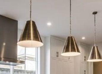 Set of three pendant light fixtures