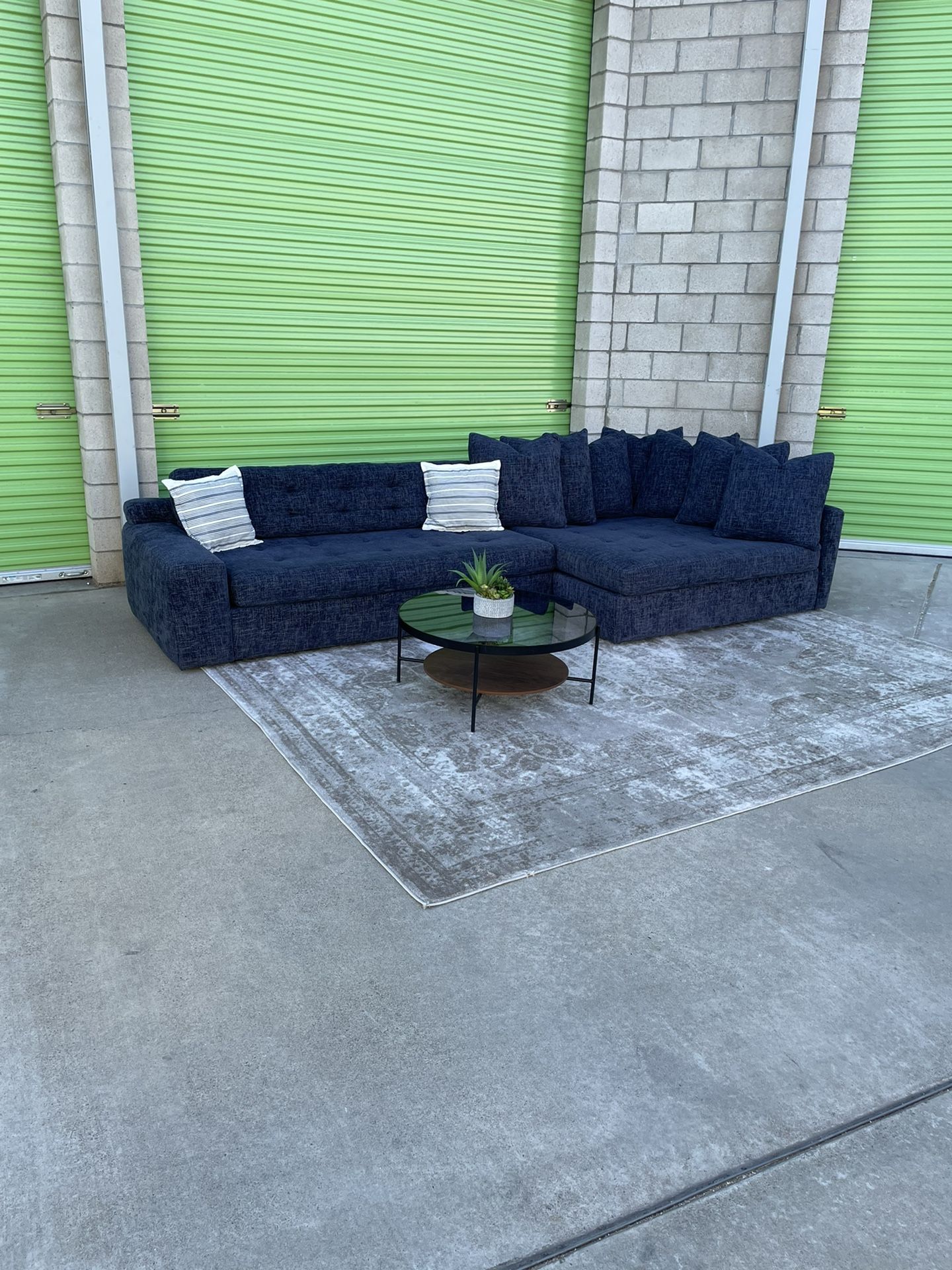 *Free Delivery* Macys Large Sectional Couch Sofa