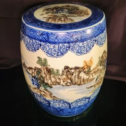Chinese porcelain garden seat 