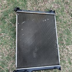 Chrysler 300 Or Dodge Charger 5.7 Radiator 