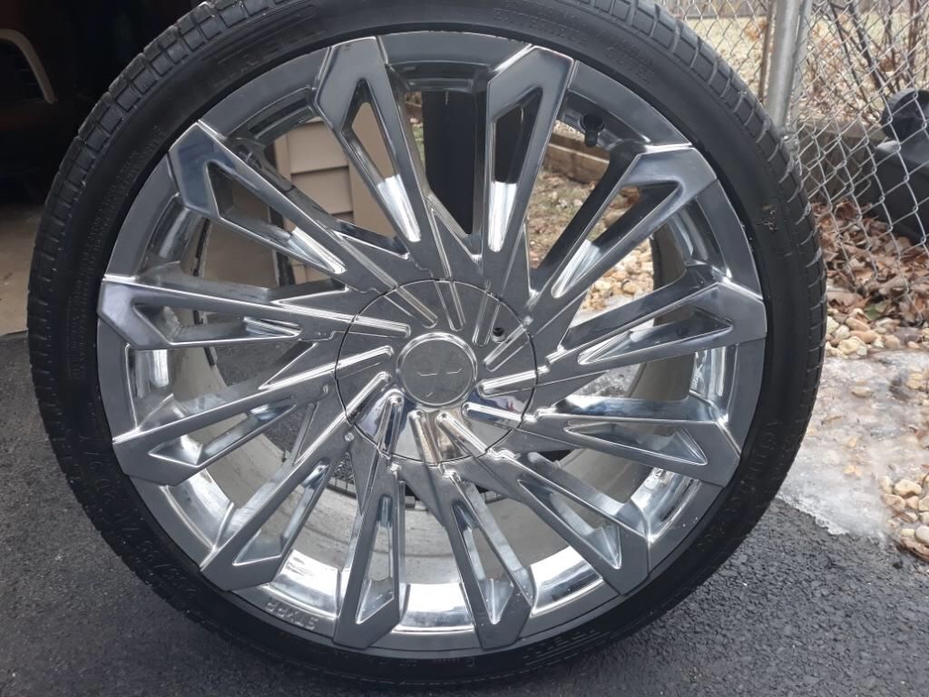 20” Chrome rims on Perrelli tires