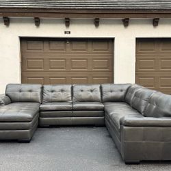 Couch/Sofa Sectional - Leather - Macy’s - Delivery Available 🚛