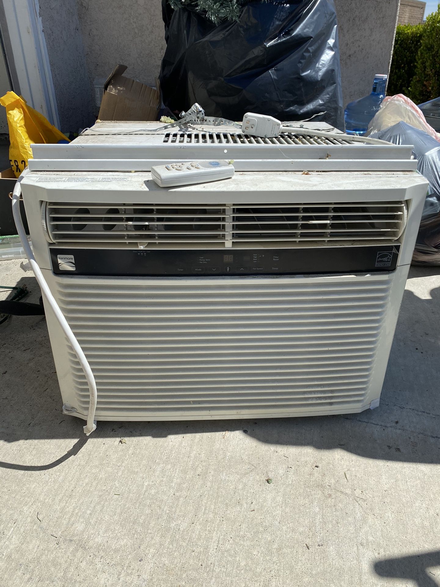 Window air conditioner