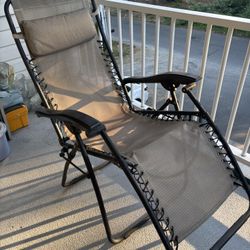 RECLINING CHAIR